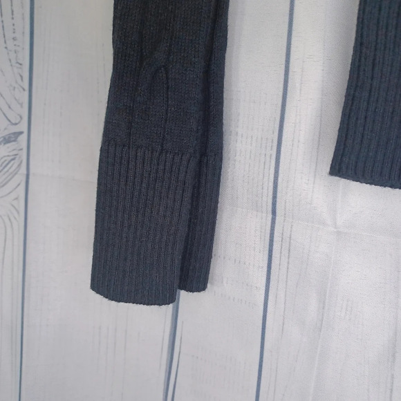 Merona lightweight black Pull-Over sweater - Picture 4 of 10